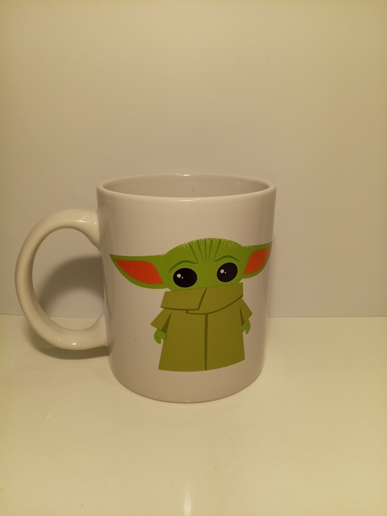 TAZA BABY YODA FONDO BLANCO