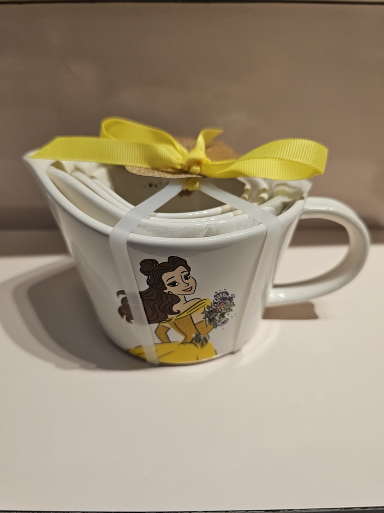 SET DE 4 TAZAS PRINCESA BELLA