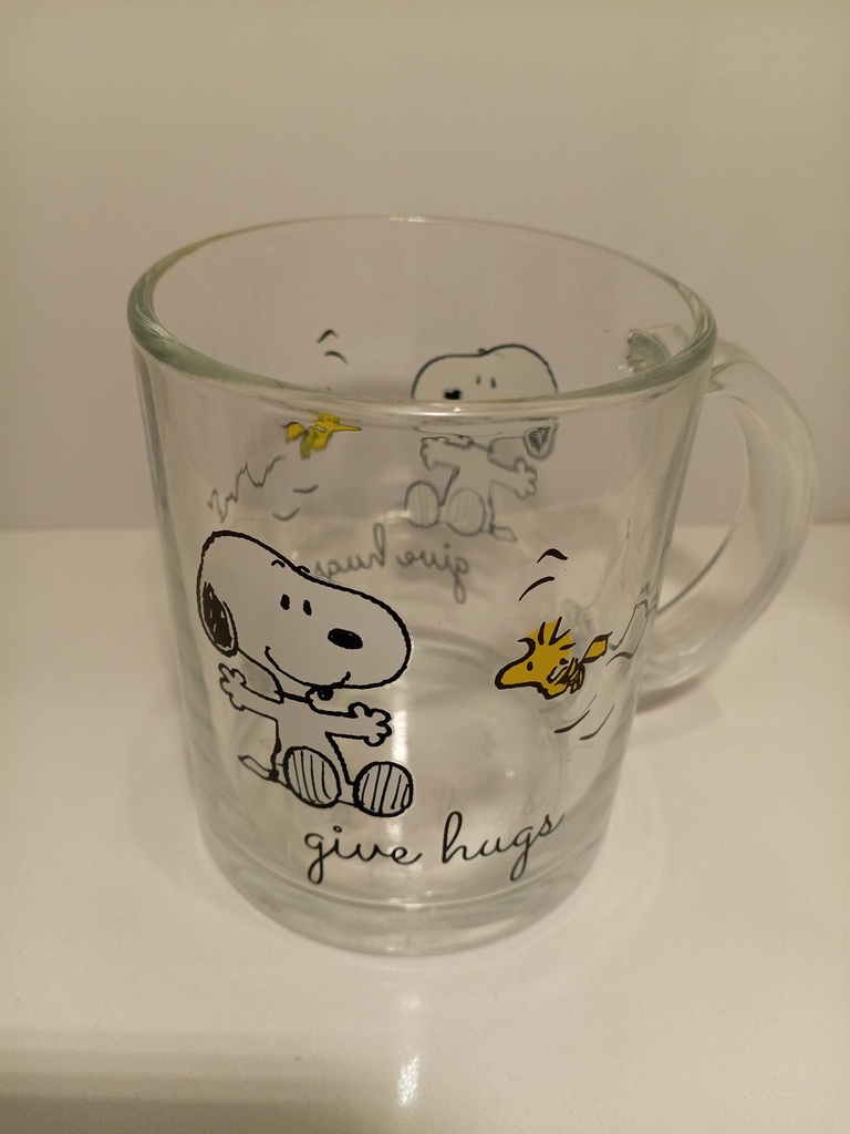 TAZA SNOOPY GIVE HUGS