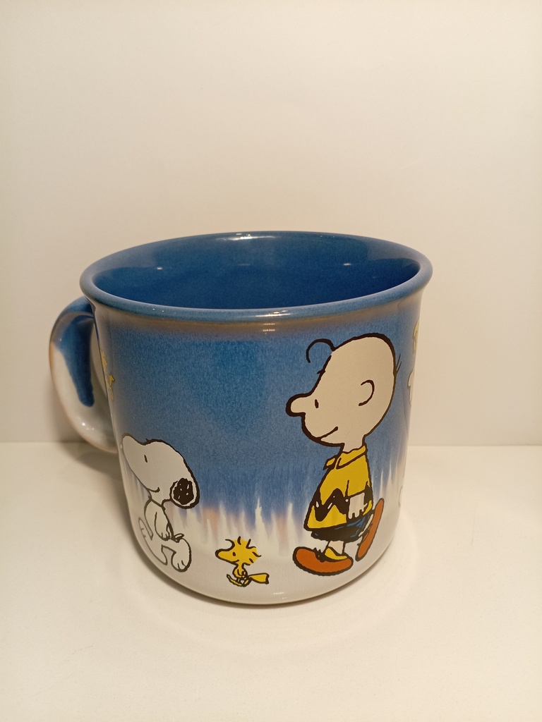 TAZA SNOOPY AZUL CON BLANCO
