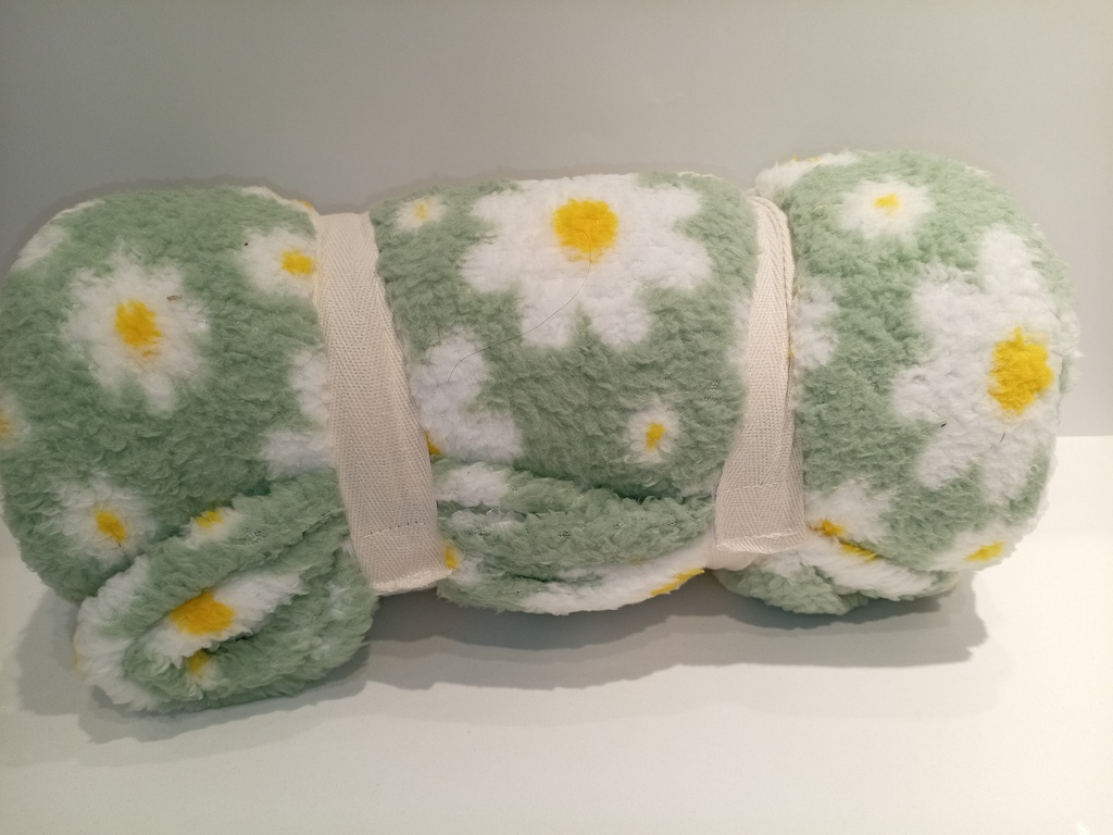 COBIJA VERDE CON MARGARITAS