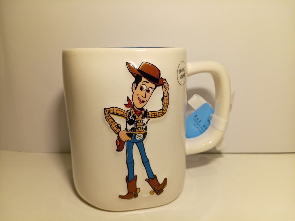 TAZA WOODY PIXAR FONDO BLANCO