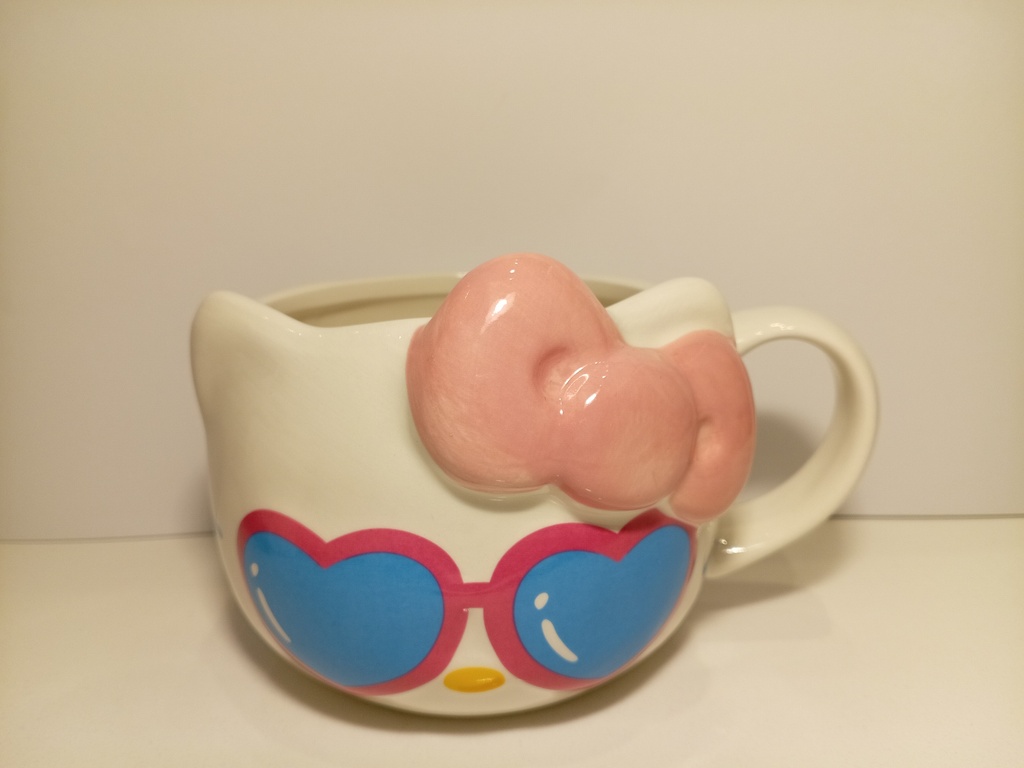TAZA CARA HELLO KITTY FONDO BLANCO
