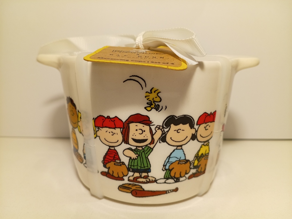 SET DE 4 TAZAS SNOOPY BLANCAS