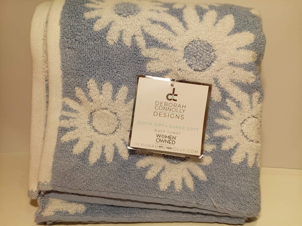 TOALLA DE BAÑO DEBORAH CONNOLLY FLORES BLANCA FONDO AZUL