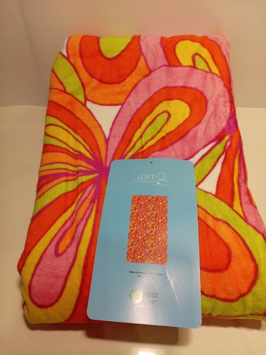 TOALLA DE BAÑO LOFT FLORES DE COLORES FONDO ROSADO