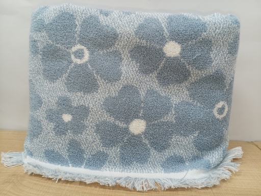 TOALLA DE BAÑO DEBORAH CONNOLLY FLORES AZULES FONDO AZUL CON FLECOS