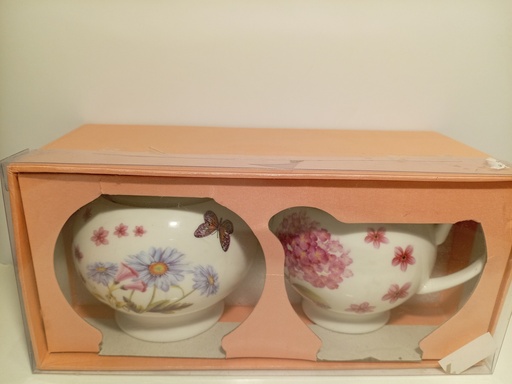 SET DE 2 TASAS BLANCAS DE FLORES